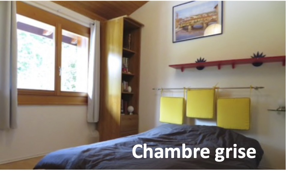 Image chambre grise location-maison-vacances-piscine-10-personne