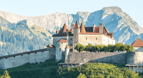 Louer un lotissement de vacances ou pour un week-end pour visiter le Chateau de Gruyere / Fribourg /Suisse