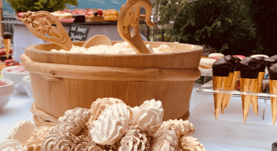 venez prendre un repas traditionnel entre amis, en famille, entre collègues de travail, pour un anniversaire, raclette fondue roesti Malakoff Gruyere fribourg suisse