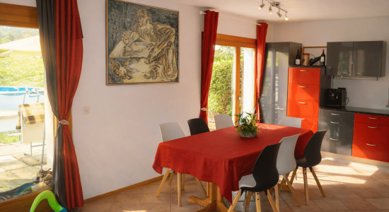 salle a manger maison vacances gruyère